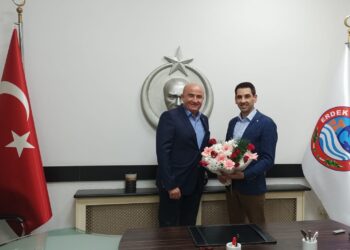 Erdek Ticaret Odasında görev teslim töreni gerçekleştirildi.