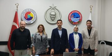 Bandırma Onyedi Eylül Üniversitesi Teknoloji Transfer Ofisi (BANÜ-TTO) Müdürü Dr. Öğr. Üyesi Hatice Batmantaş, Yönetim Kurulu Üyesi Doç. Dr. Müjde Aksoy ve Fikri Sınai Haklar Yönetimi ve Lisanslama Birimi Koordinatörü Dr. Öğr. Üyesi Baki Tuna Yazıcı’dan oluşan BANÜ-TTO heyeti, Erdek Ticaret Odasını ziyaret etti.