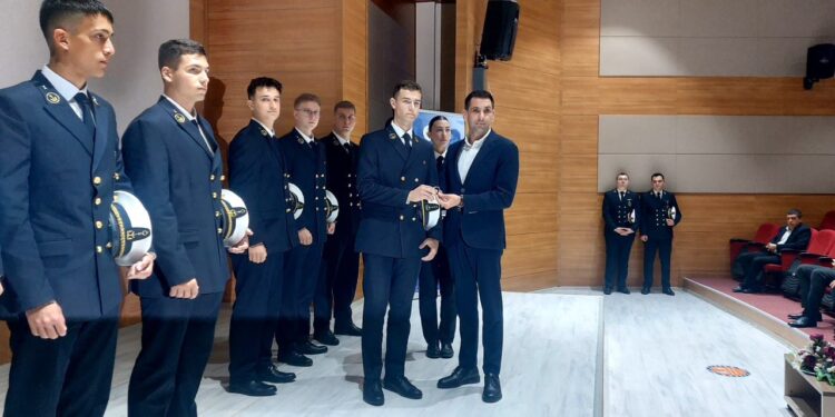 17 Eylül Üniversitesi Denizcilik Fakültesi’nde Bröve Takdimleri gerçekleştirildi.