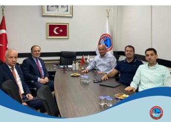 Erdek Vergi Dairesi Müdürlüğü görevine yeni atanan Sn.Saadettin CANDAROĞLU’na Odamızı nazik ziyaretlerinden dolayı teşekkür ederiz.