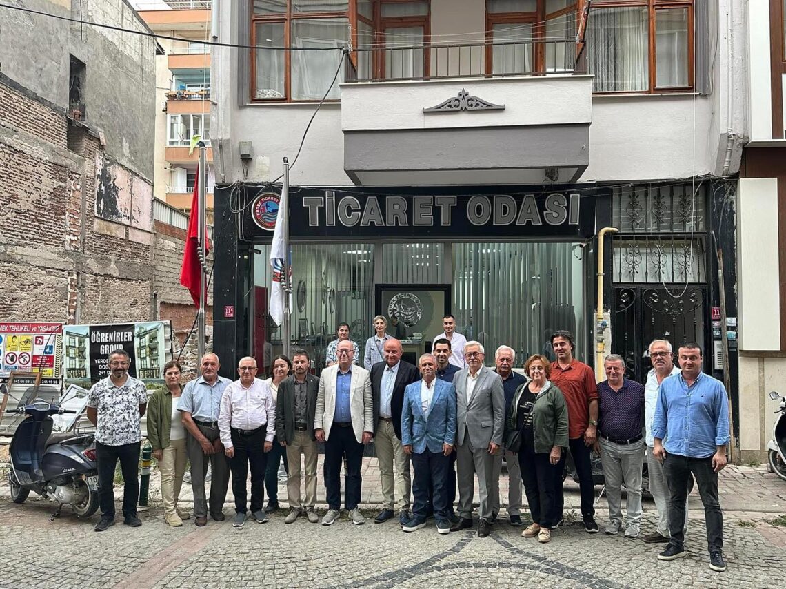 Balıkesir Chp Milletvekili Sn.Serkan SARI,Erdek Belediye Başkanı Sn.Burhan Karışık, Belediye Meclis Üyeleri ve Chp İlçe teşkilatına Odamızı Nazik Ziyaretlerinden Dolayı Teşekkür Ederiz.