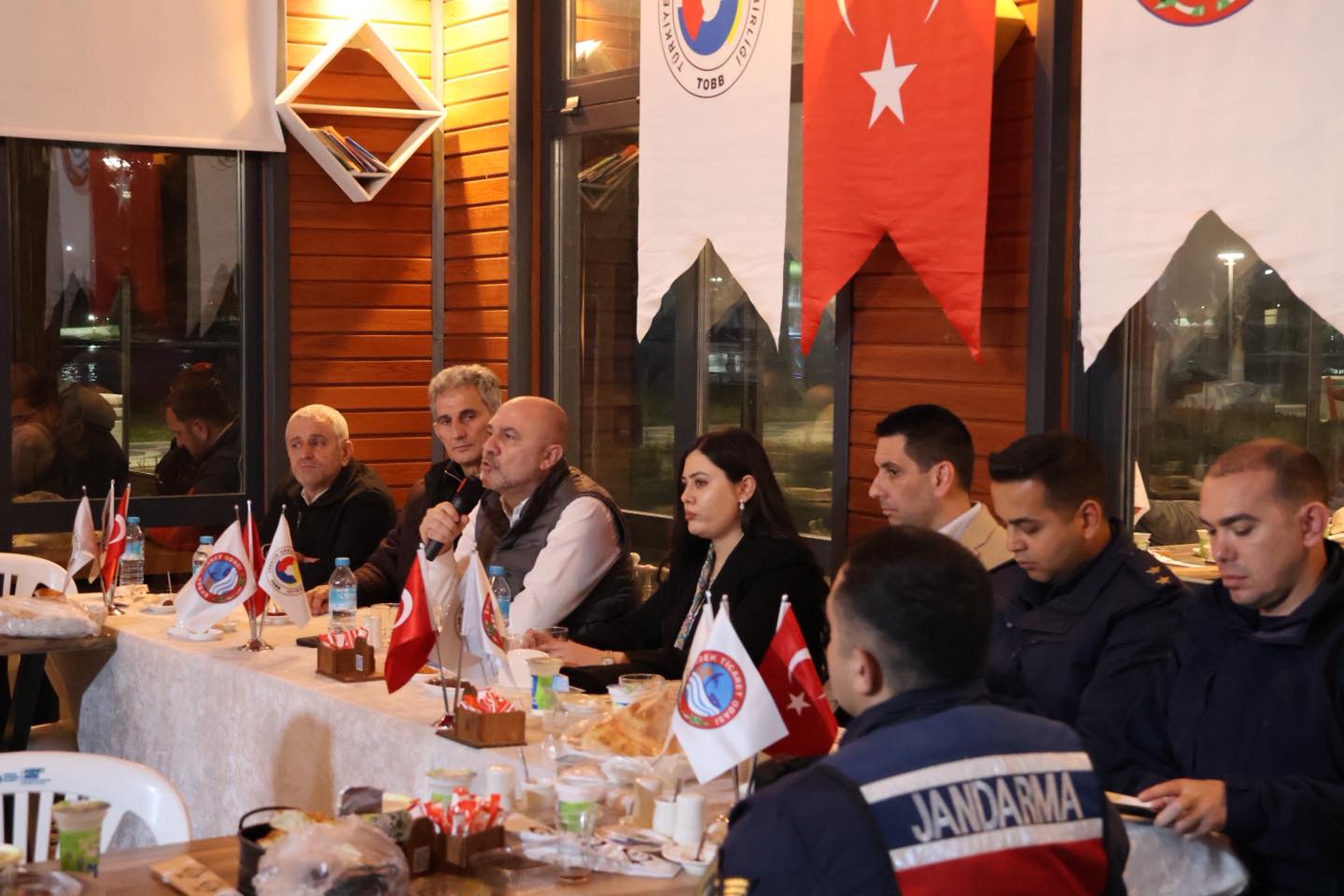 Erdek Ticaret Odası Üyeleri Saraylar’da İftar Yemeğinde Bir Araya Geldi