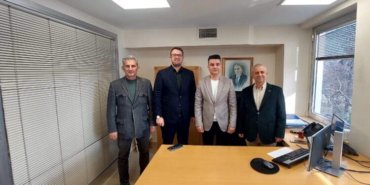 İş Bankası Erdek Şubesi’ne  Yeni Atanan Şube Müdürüne Ziyaret