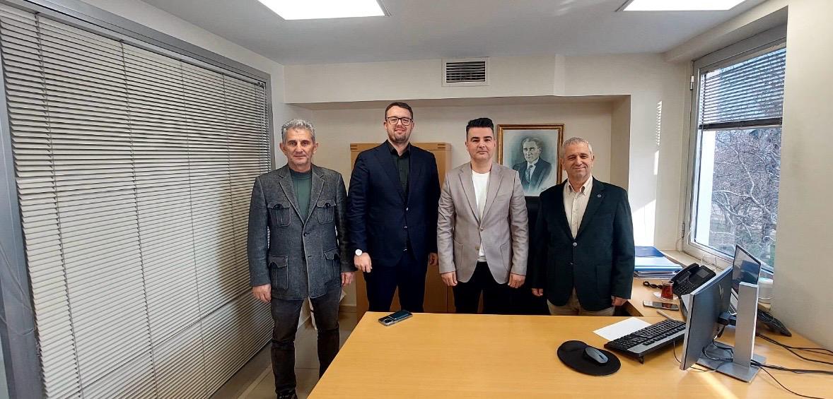 İş Bankası Erdek Şubesi’ne  Yeni Atanan Şube Müdürüne Ziyaret