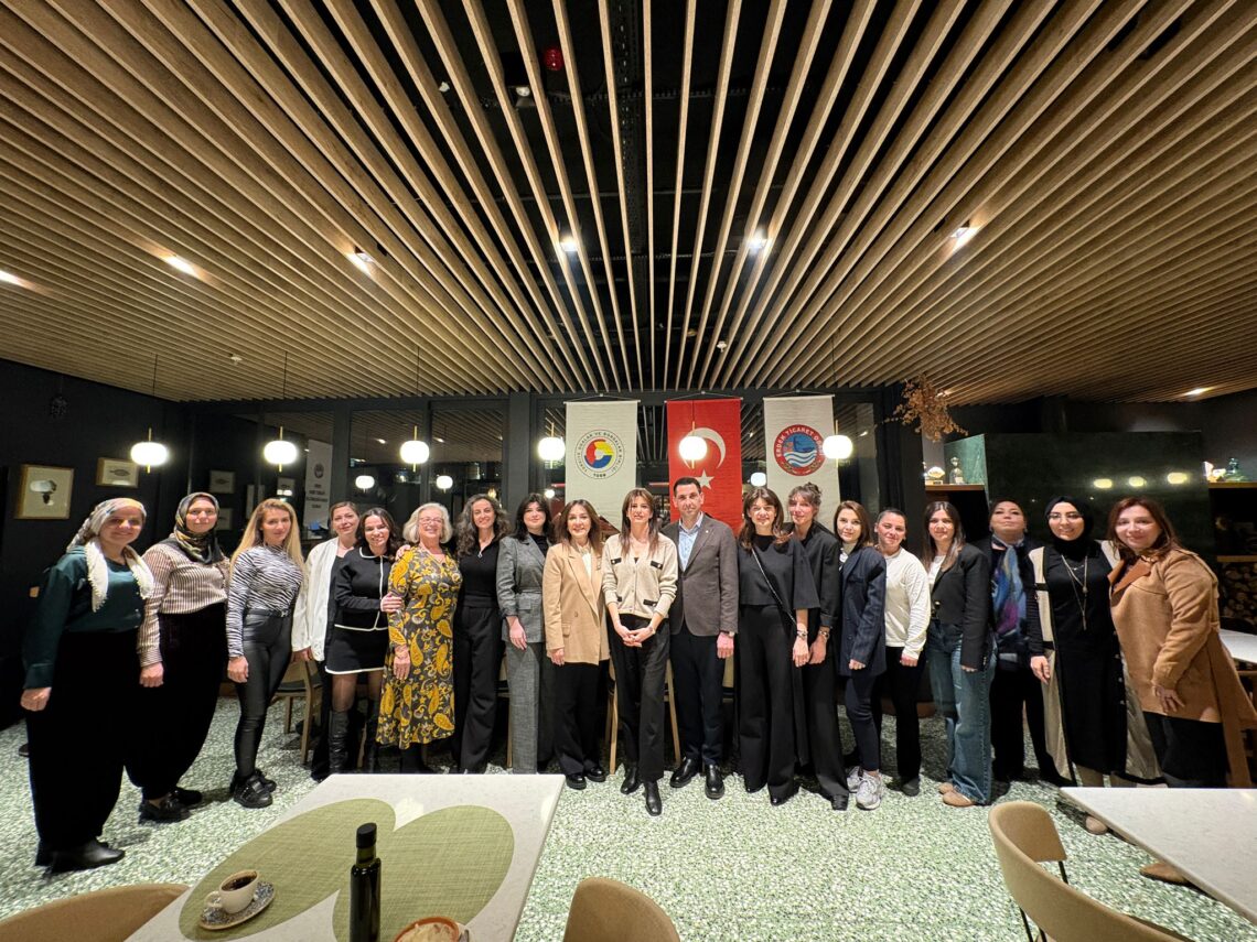 Erdek Ticaret Odası Kadın Girişimciler Kurulu Tarafından, 8 Mart Dünya Kadınlar Günü Kapsamında İftar Yemeği Programı Gerçekleştirildi.