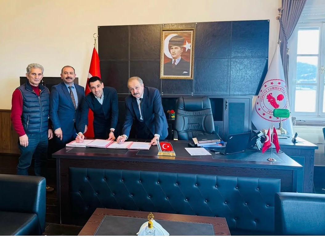 Erdek Ticaret Odası ile Erdek İlçe Millî Eğitim Müdürlüğü Arasında Eğitime Yönelik İş Birliği Protokolü İmzalandı