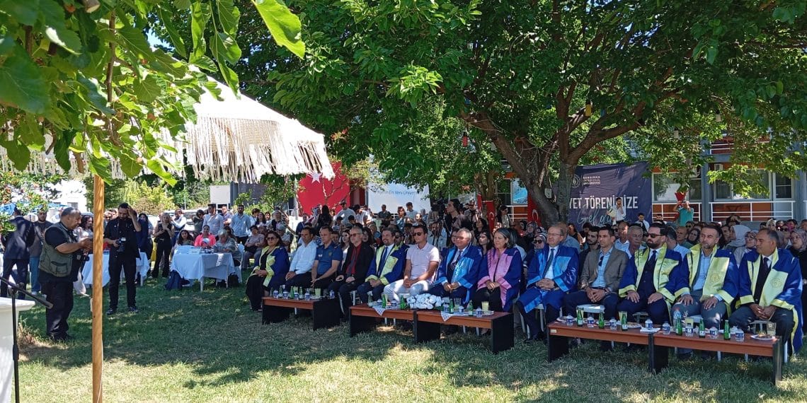 Erdek Meslek Yüksekokulu’nun 2025-2026 Eğitim Öğretim Yılı Mezuniyet Töreni Gerçekleştirildi