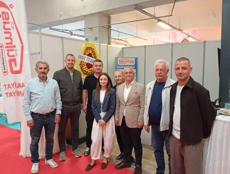 Erdek Ticaret Odası Meclis Üyelerimiz ile Birlikte, 22-24 Eylül 2026 tarihlerinde Bandırma Kapalı Pazar Yeri’nde Düzenlenen 2. Bandırma Tarım, Hayvancılık ve Ekipmanları Fuarı’nı Ziyaret ettik.
